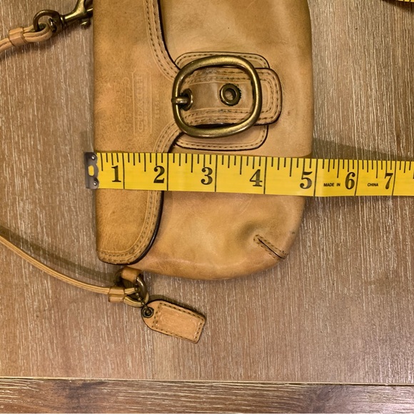 Vintage Y2K Coach Bleeker Leather Wristlet with Buckle - Picture 12 of 12